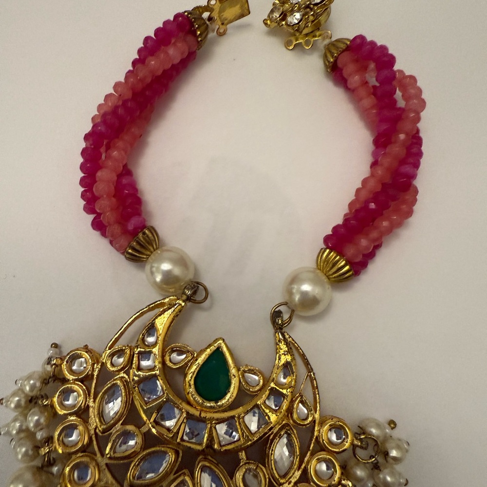 Hand Crafted Gold and Pink Bracelet with Green Detail - Picture 4 of 10
